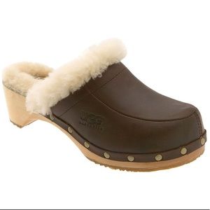Ugg Australia Kalie Clogs Brown Leather Shearling